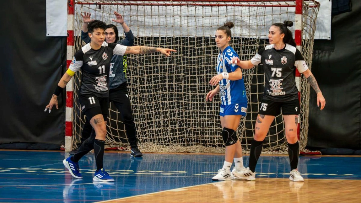 Dezastrul continuă la CSM Iași! Handbalistele au pierdut al 9-lea meci la rând în Liga Florilor, iar fanii și-au pierdut răbdarea: „Rușine să vă fie”