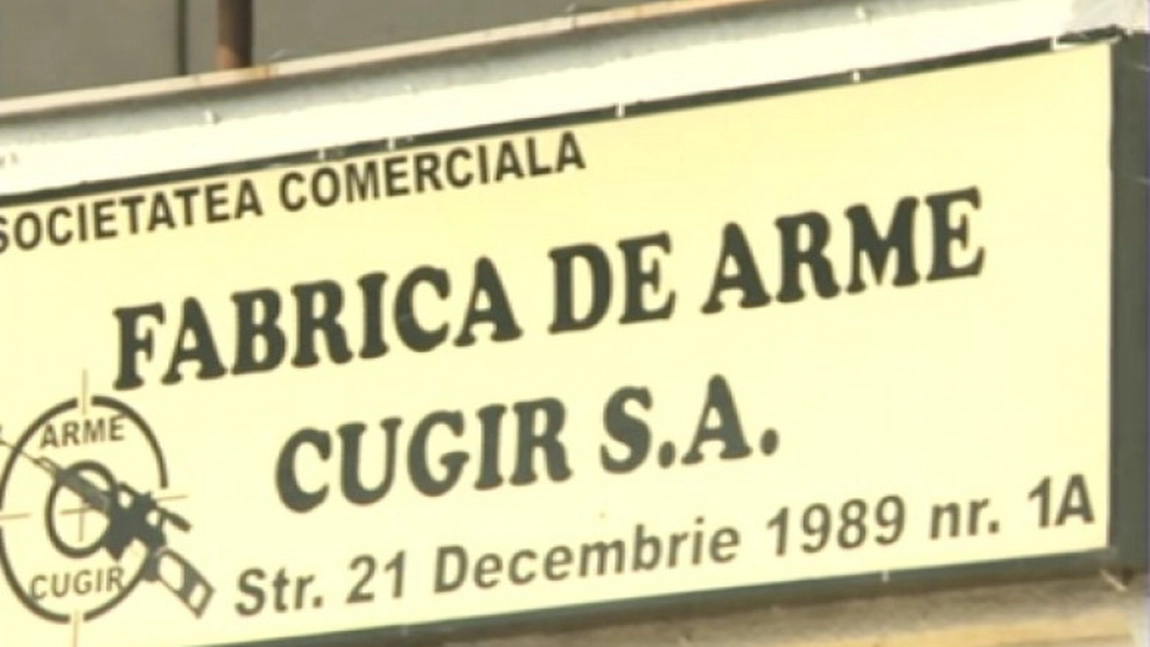 Protest la fabrica de arme din Cugir. Sindicaliștii cer demisia ministrului Economiei, Radu Oprea