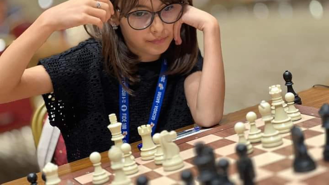 Următoarea mutare: Campionatul Mondial. Donează pentru șahista Maria Anistoroaei!