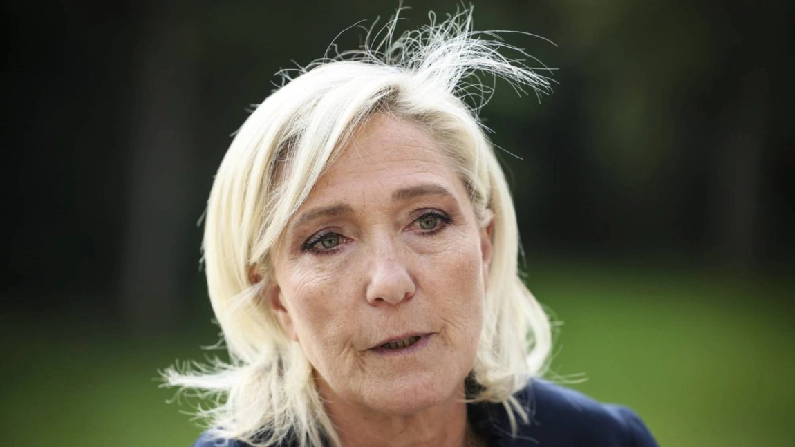 Procurorii francezi cer închisoare pentru Marine Le Pen și blocarea dreptului de a candida