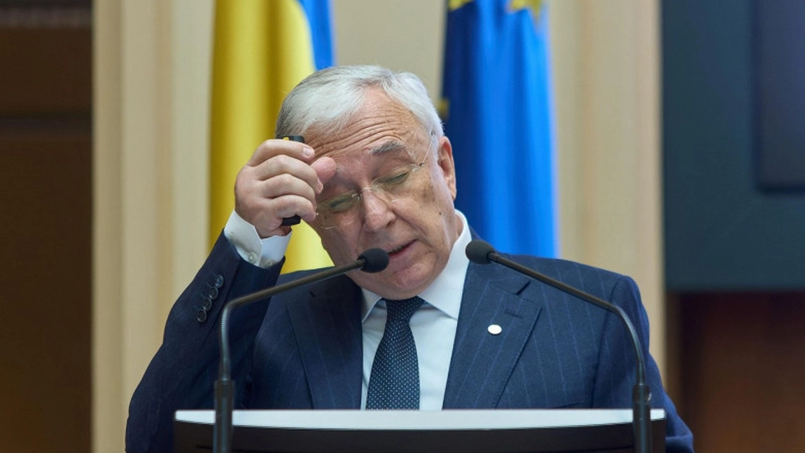 Mugur Isărescu spune românilor că trebuie să intre la o ”dietă sănătoasă” din 2025, dar un analist economic susține că vom intra direct în Terapie Intensivă
