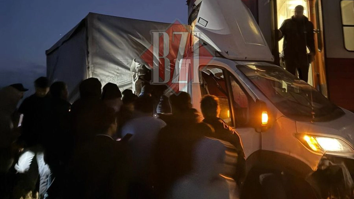 Încă un accident feroviar mortal la Podu Iloaiei. O autoutilitară a fost izbită de trenul Iași - Hârlău - EXCLUSIV, UPDATE