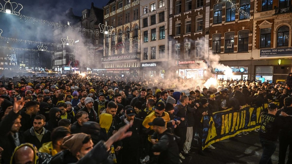 Stare de urgență în Amsterdam, după atacul violent asupra israelienilor. Poliția are detalii despre posibili ostatici