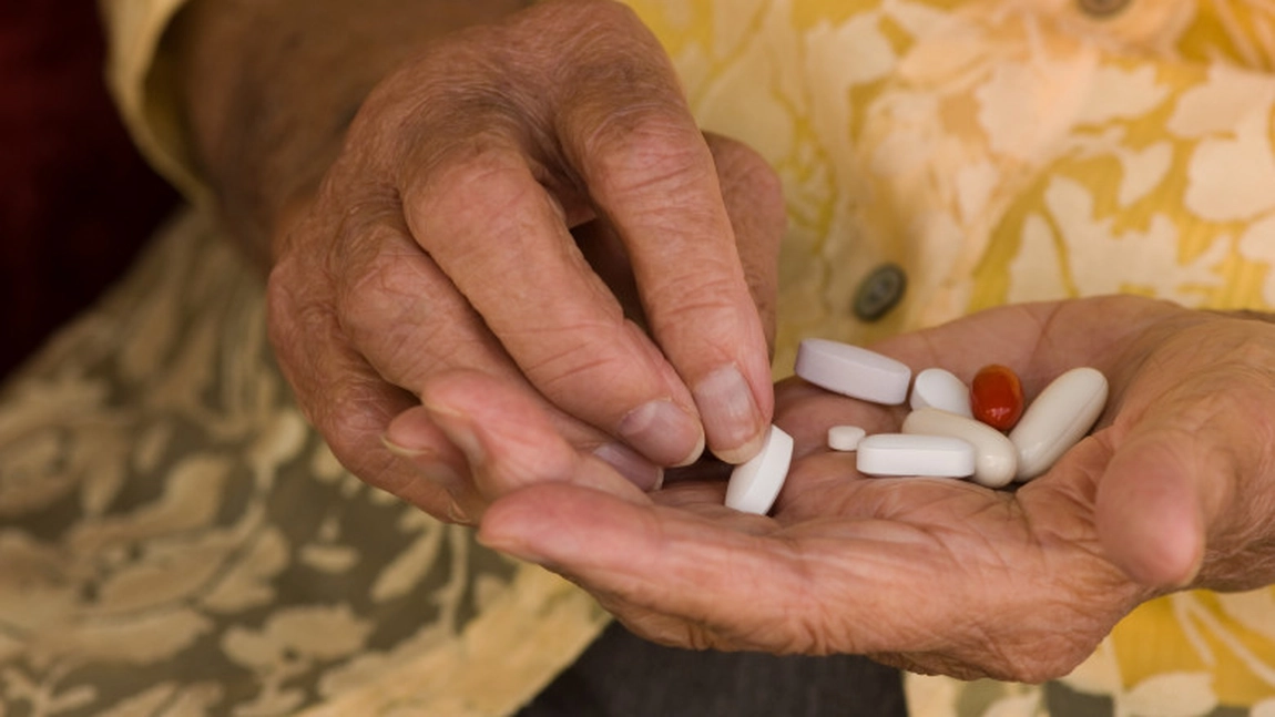 Pensionarii care vor primi bani pentru medicamente! Ce sume vor fi alocate