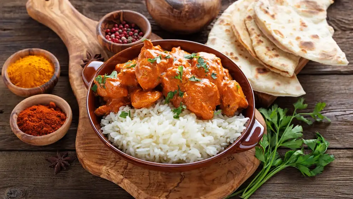 Cum să prepari butter chicken, o rețetă indiană cu pui și unt