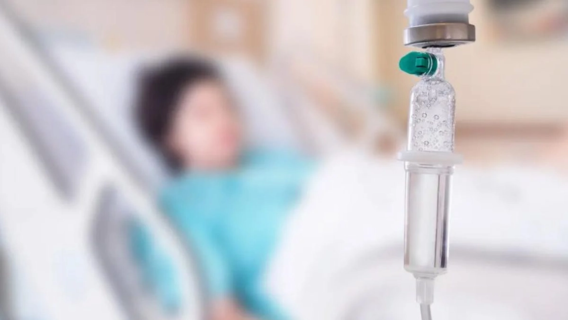 După ce și-au serbat ziua onomastică la școală, au ajuns la spital cu toxiinfecție alimentară. Elevii s-au simțit rău după ce au mâncat sandvișuri și dulciuri