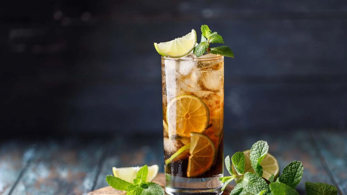 Rețetă de Cuba Libre. Cel mai savuros cocktail pe bază de rom