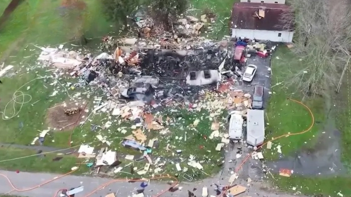 Tragedie devastatoare într-un orășel: Două vieți pierdute după ce o casă a explodat