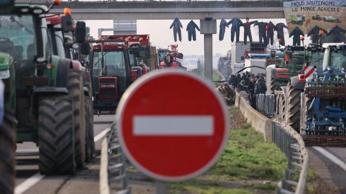 Fermierii polonezi vor ridica o blocadă la frontiera cu Ucraina