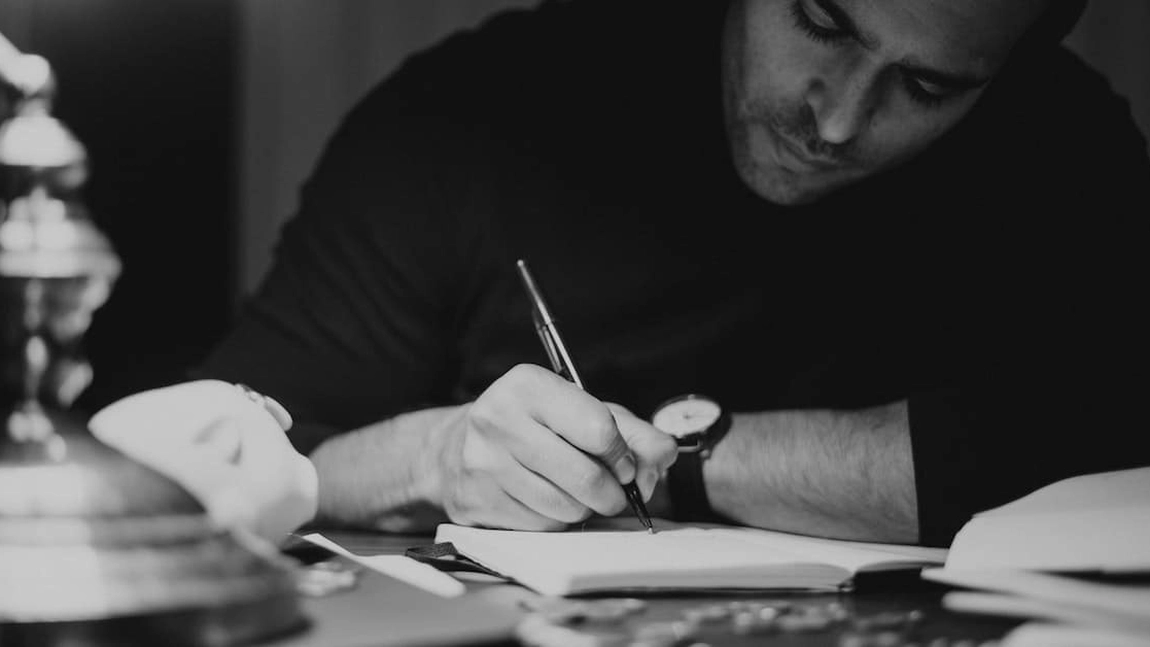 Cum se scrie corect: „întro” sau „într-o”? Cele mai frecvente greșeli gramaticale
