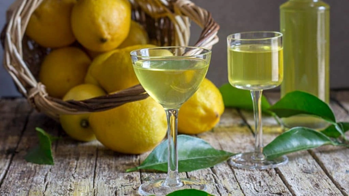 Cum să prepari limoncello de unul singur acasă