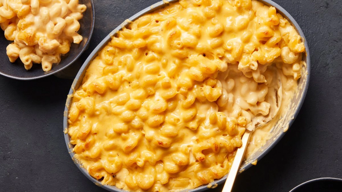 Iată cât este de ușor să prepari o rețetă de mac and cheese! Vei vrea să o mănânci în fiecare zi!