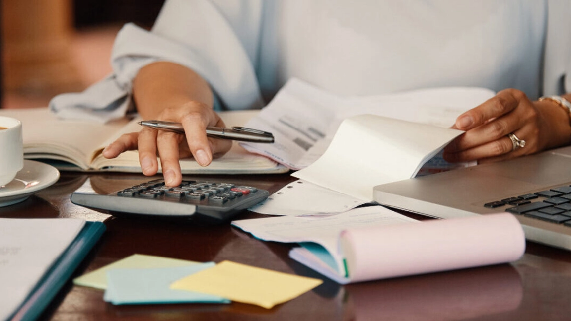 Apar noi taxe la final de an! Cine este obligat să dea mai mulți bani la stat