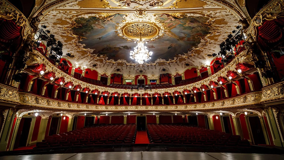 Magia sărbătorilor de iarnă prinde viață pe scena Operei din Iași! A fost stabilit programul artistic pentru luna decembrie