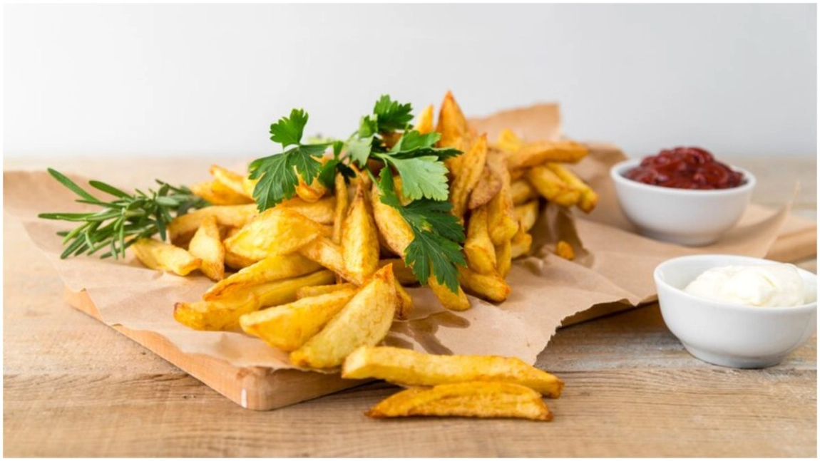Cât a ajuns că coste o porție de cartofi prăjiți la restaurante! Prețul este ireal