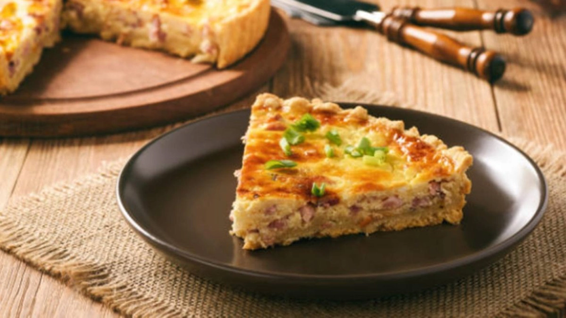 Cea mai delicioasă rețetă de quiche lorraine. De ce ai nevoie și cum se prepară