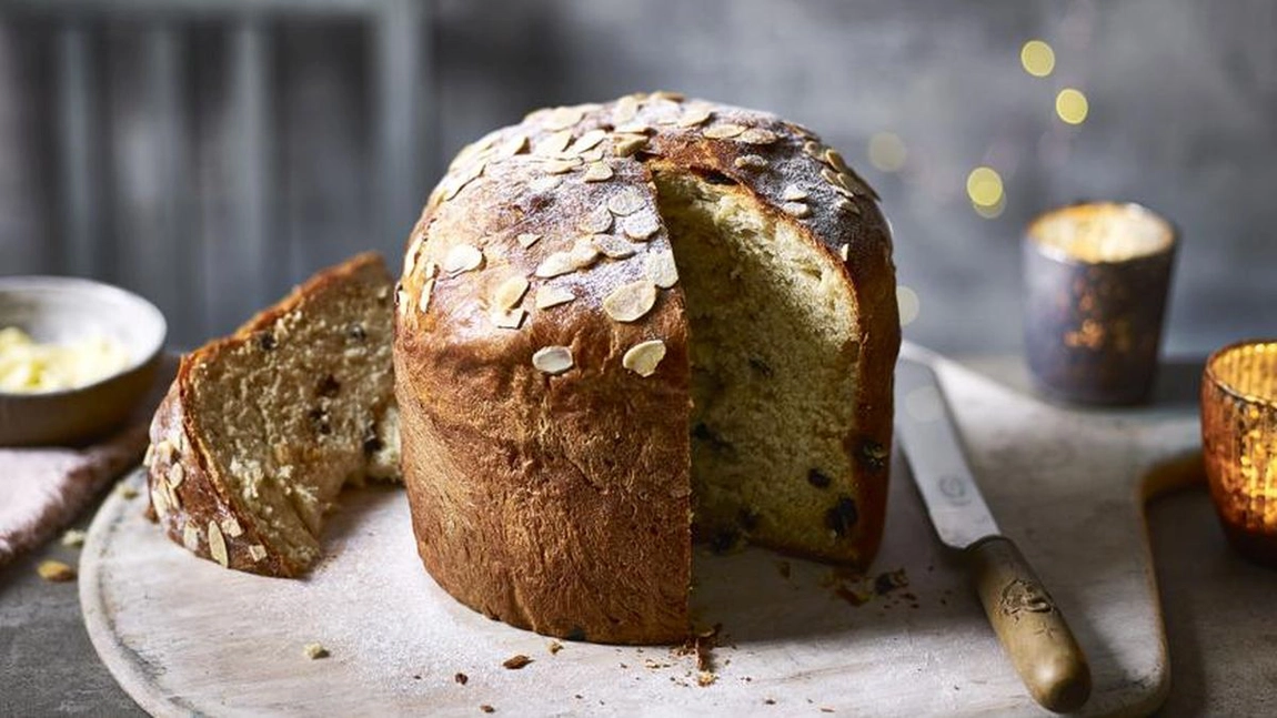 Rețetă de panettone. Cozonac clasic italian, pufos și delicios