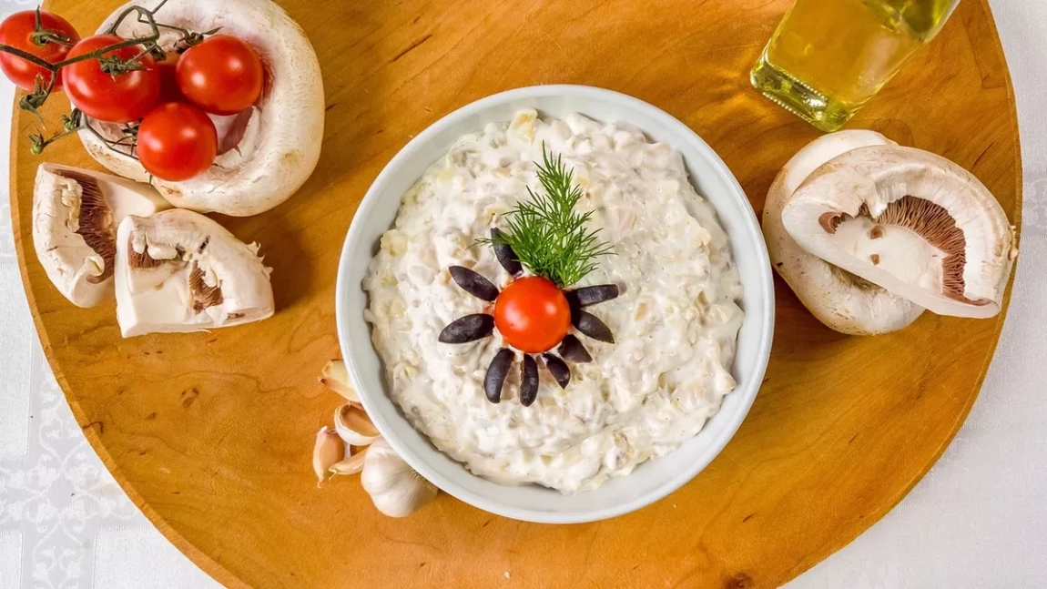 Salata de ciuperci cu ton și portocale, rețeta de sezon înainte de începutul postului. Cum se prepară un antreu delicios