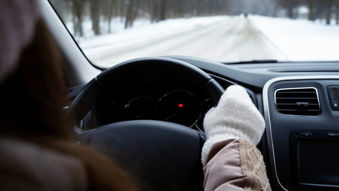 Greșeala făcută de mulți șoferi români iarna! Cum trebuie pornită mașina când e rece afară