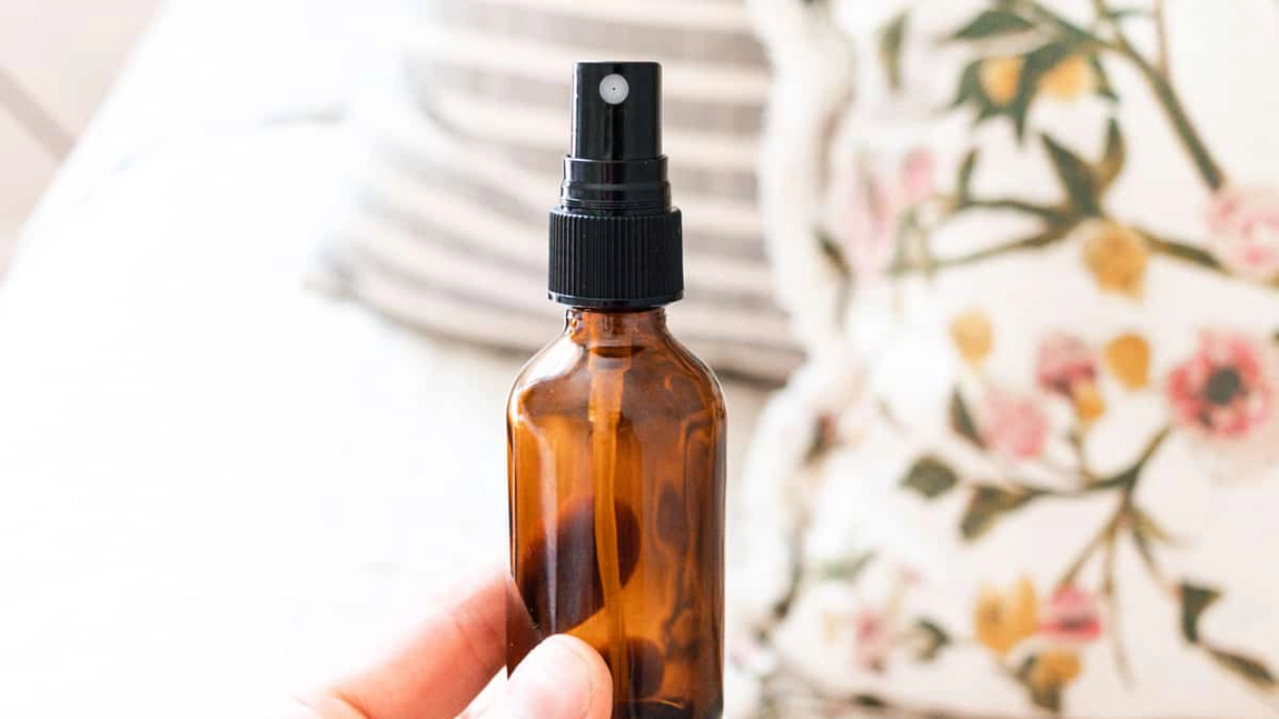 Secretele pentru un spray de corp rezistent. Cum să îți faci propriul parfum