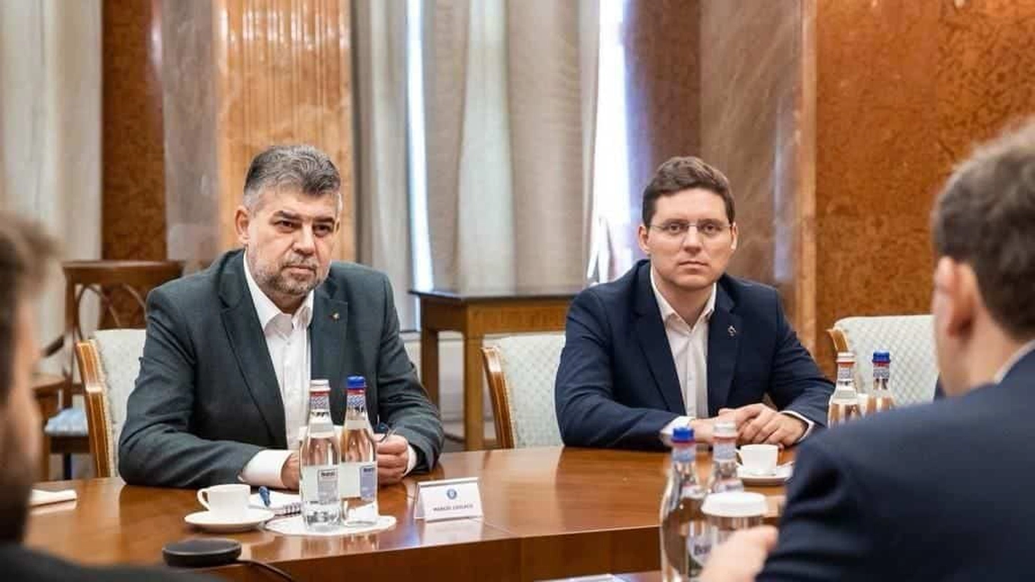 Victor Negrescu este noua „voce” a PSD. Marcel Ciolacu: „O să mă găsiţi la Guvern, pe autostrăzi sau în fabrici, pentru ceea ce mă plătesc românii”