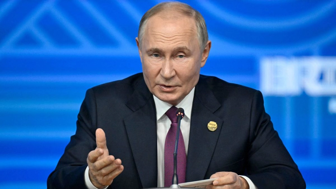 China a făcut un apel la „calm şi reţinere'' după semnarea unui decret de către Vladimir Putin ce extinde posibilităţile de recurgere la arma nucleară