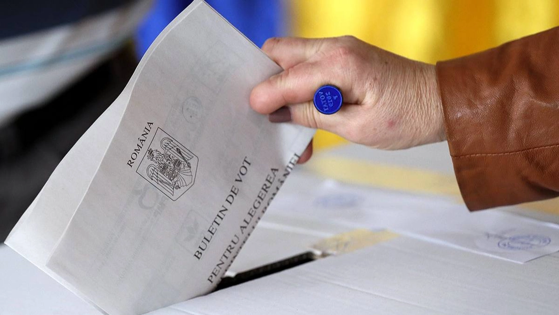 A început distribuirea către secţiile de votare organizate în străinătate a materialelor necesare la primul tur al alegerilor