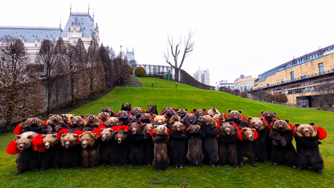 Festivalul folcloric „Datini și obiceiuri de iarnă” și Târgul de Crăciun din Iași îți aduc sărbători de poveste în grădina Palas