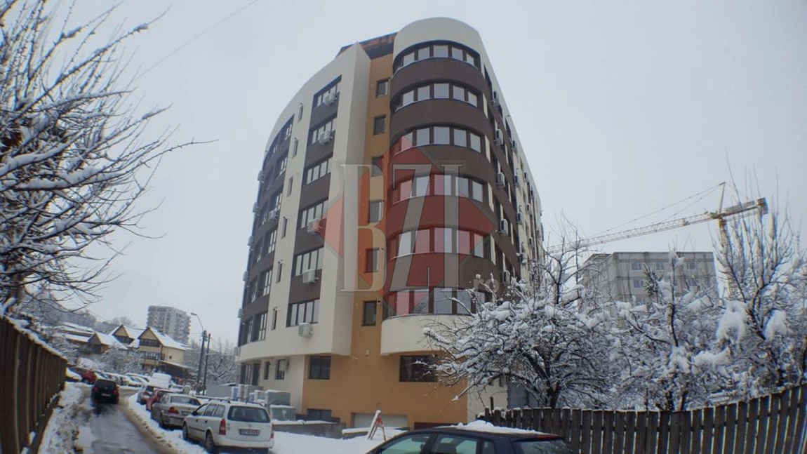 Acesta este poate cel mai frumos bloc din Iaşi, dar şi cel mai contestat. Iată cum profita reclamagii de pe urmă marilor proiecte imobiliare