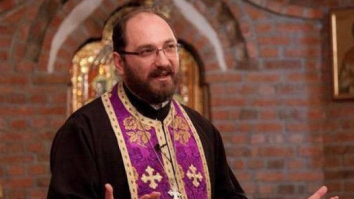 Părintele Constantin Necula, deranjat de bagatelizarea rolului colivei: „Până să inventăm ciocolata cu gust de colivă a trebuit să mâncăm doar colivă!”