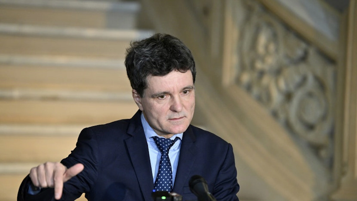 Nicuşor Dan îi somează pe Bolojan şi Hurezeanu: „e rezultatul unei politici externe ineficiente”