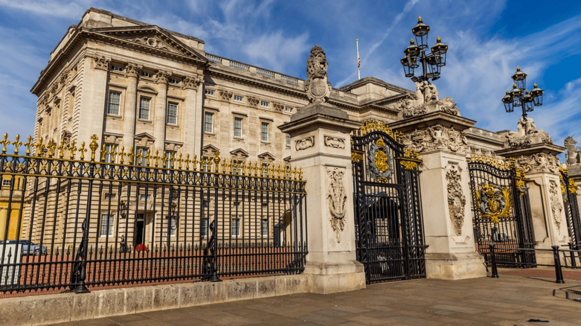 Petrecere a personalului Casei Regale britanice încheiată cu o bătaie. Palatul Buckingham deschide o anchetă