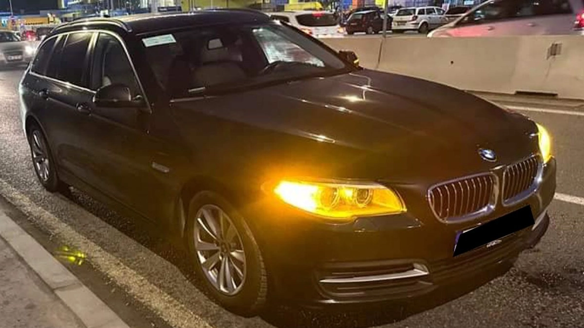O tânără manichiuristă a condus un BMW pe Independenței, fără permis. Acum își roade unghiile de emoții, după ce polițiștii o anchetează