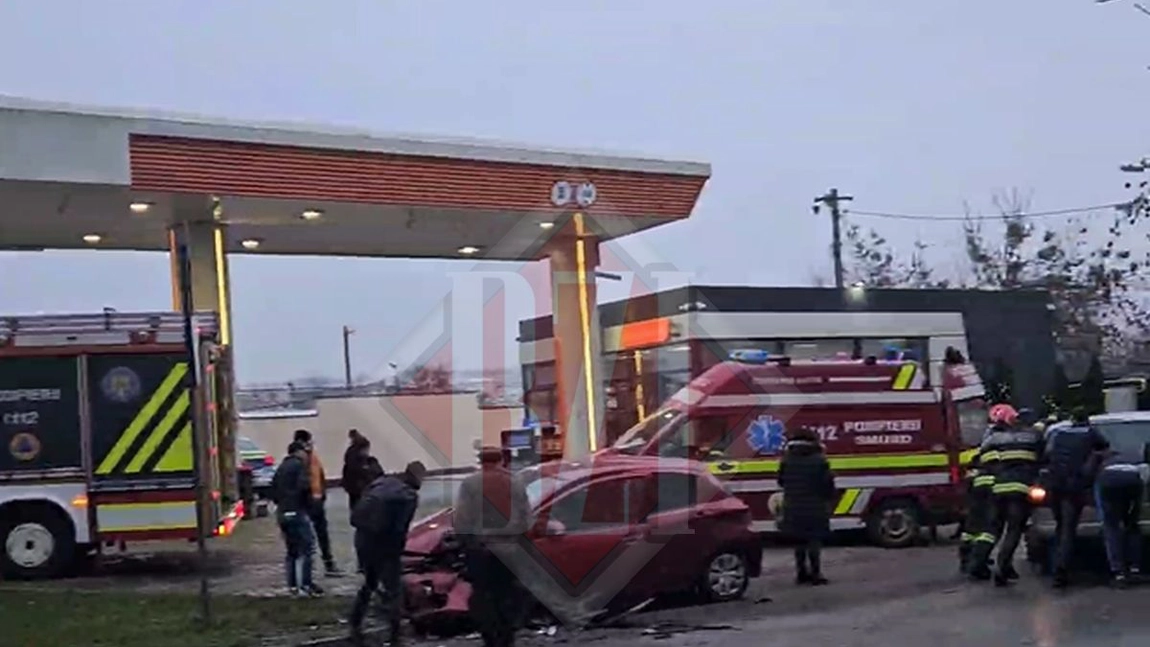 Accident rutier în Dacia! Coliziune puternică între două mașini - UPDATE