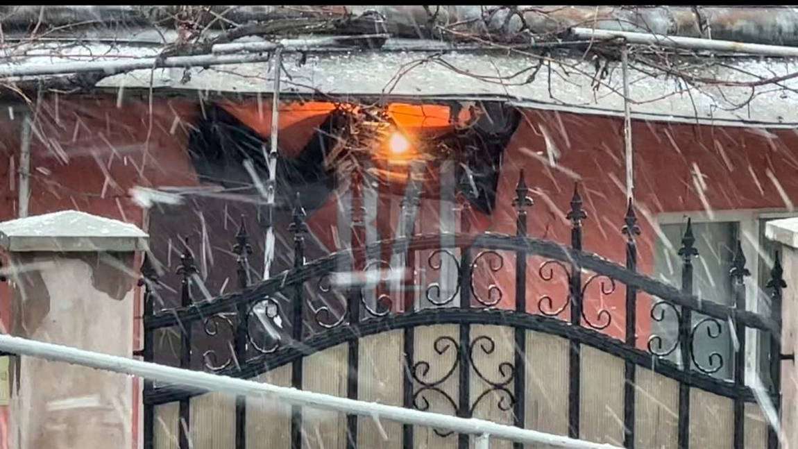 Doliu în toată comuna Țibănești după tragicul accident rutier de la Suceava. Părinții bărbatului care conducea BMW-ul au avut nevoie de ambulanță după ce au aflat de tragedie 