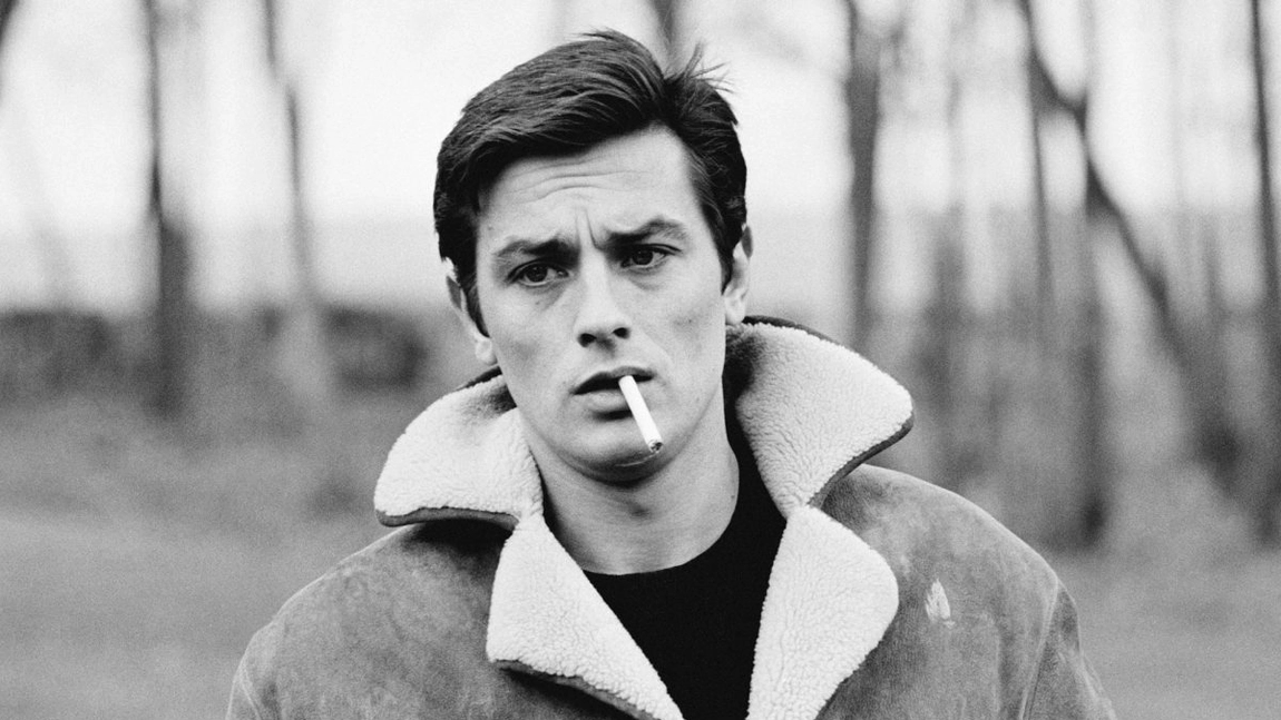 Viața tumultuoasă a lui Alain Delon: ce meserii a avut acesta în tinerețe până a ajuns actor?