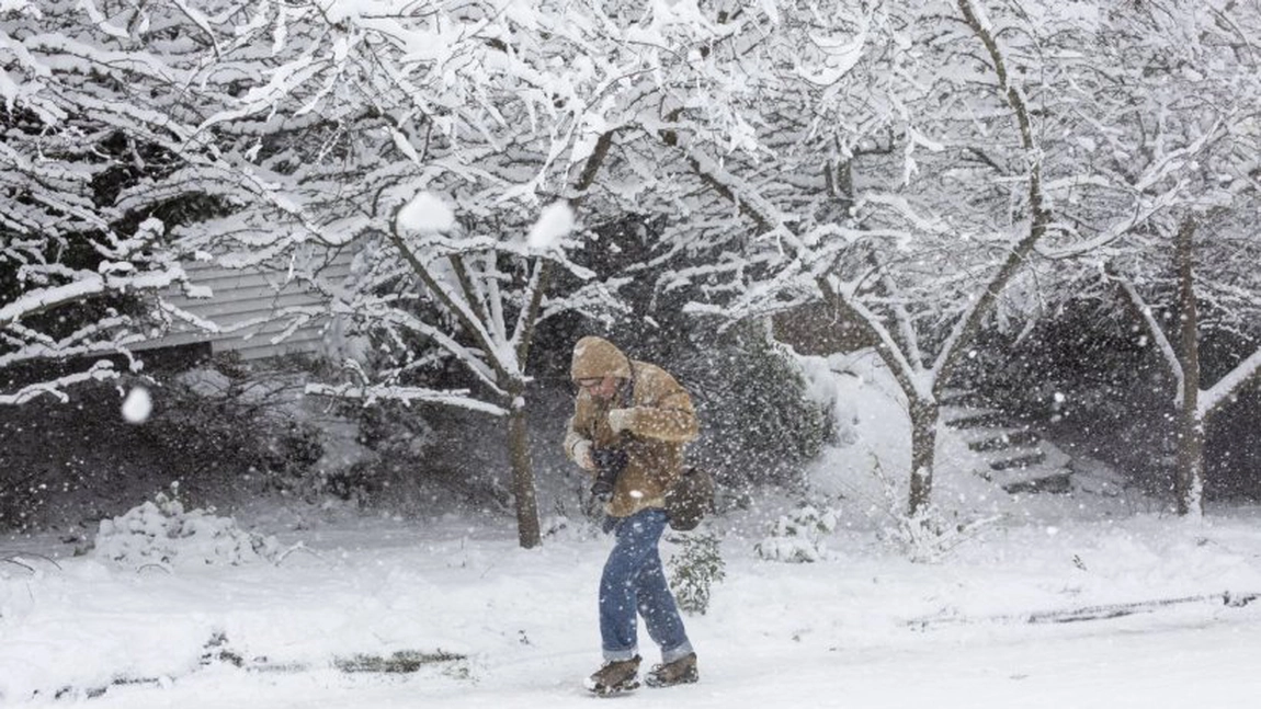 Meteorologii ANM anunță zile cu ninsori abundente și ger