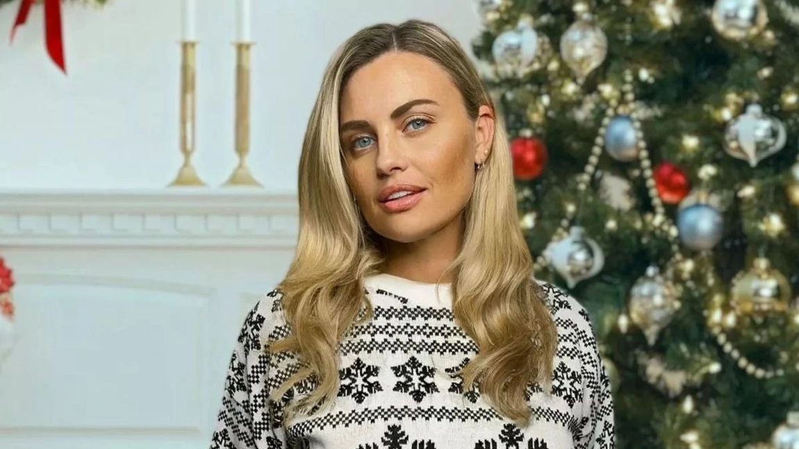 Carla încurajează femeile să poarte ceva sexy de Crăciun! „Așa vă salvați căsnicia!”