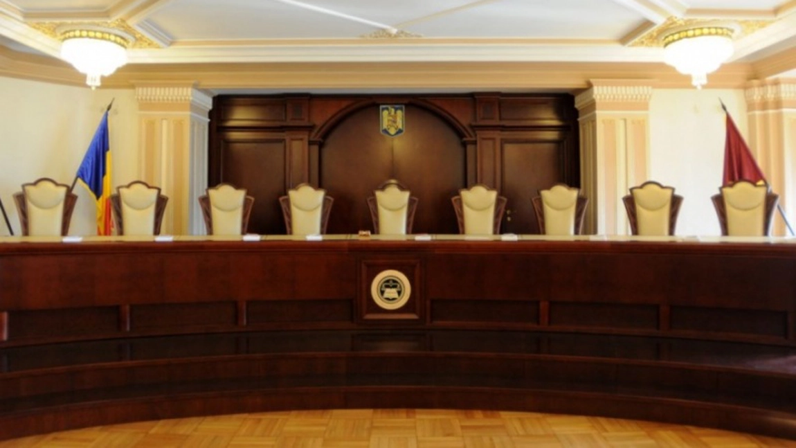 Incă o sfidare a CCR la adresa pensionarilor români! Statul obligat să restituie sumele reținute din pensiile speciale