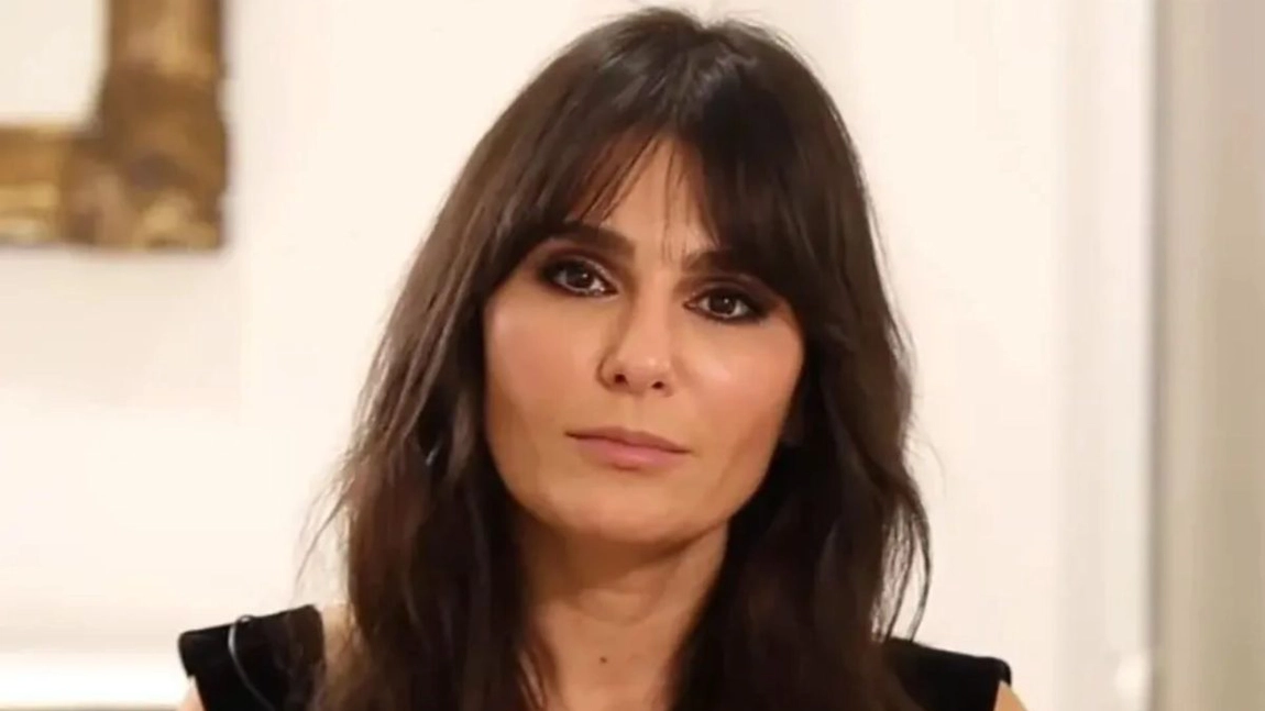 Gemenele Danei Budeanu au împlinit frumoasa vârstă de 20 de ani. Maria și Dana sunt leite mama lor