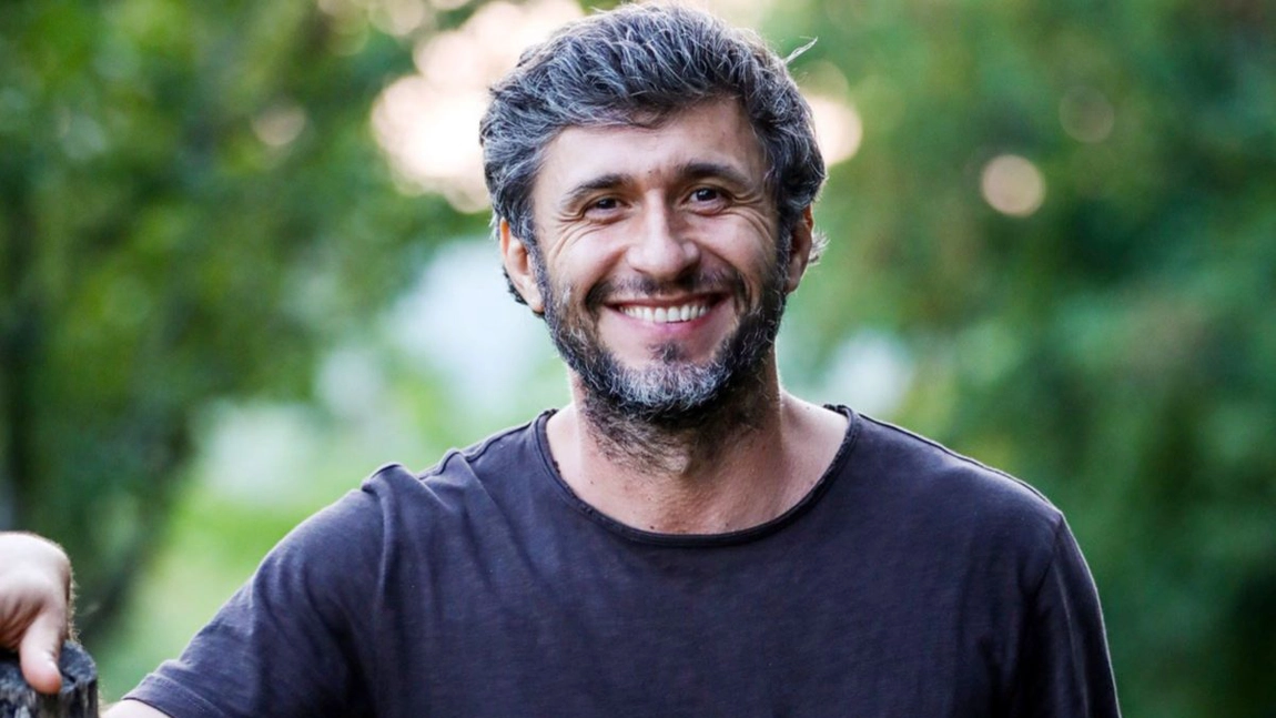 Ce studii are de fapt Dragoş Bucur. În copilărie își dorea să se facă gunoier