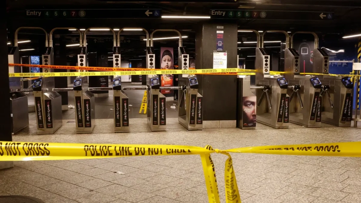 Tragedia de la metrou: Femeia arsă de vie a fost identificată. Atacatorul a fost arestat la șase ore după atac