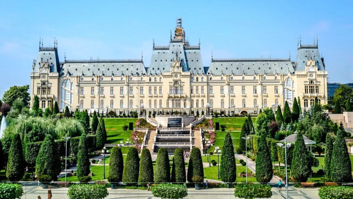La Palatul Culturii din Iași va avea loc cea de-a doua ediție a concertului caritabil „Colinde la lumina lumânării”! Evenimentul va sprijini copiii din mediile defavorizate