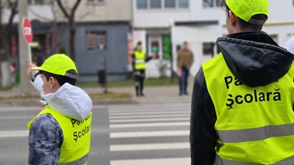 Viitorii apărători ai siguranței rutiere: elevii din Iași, instruiți de polițiștii rutieri