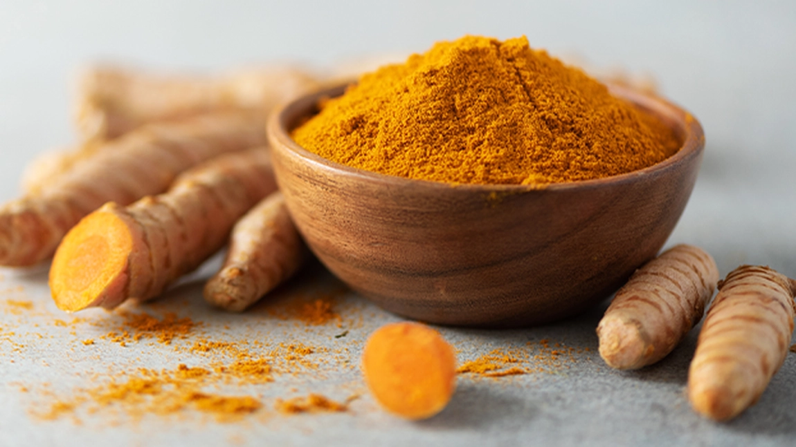 Ce beneficii are pudra de turmeric. Află cum o poți prepara de unul singur
