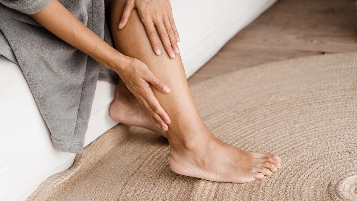 Remedii naturiste pentru picioare umflate. Scapă de inflamațiile dureroase