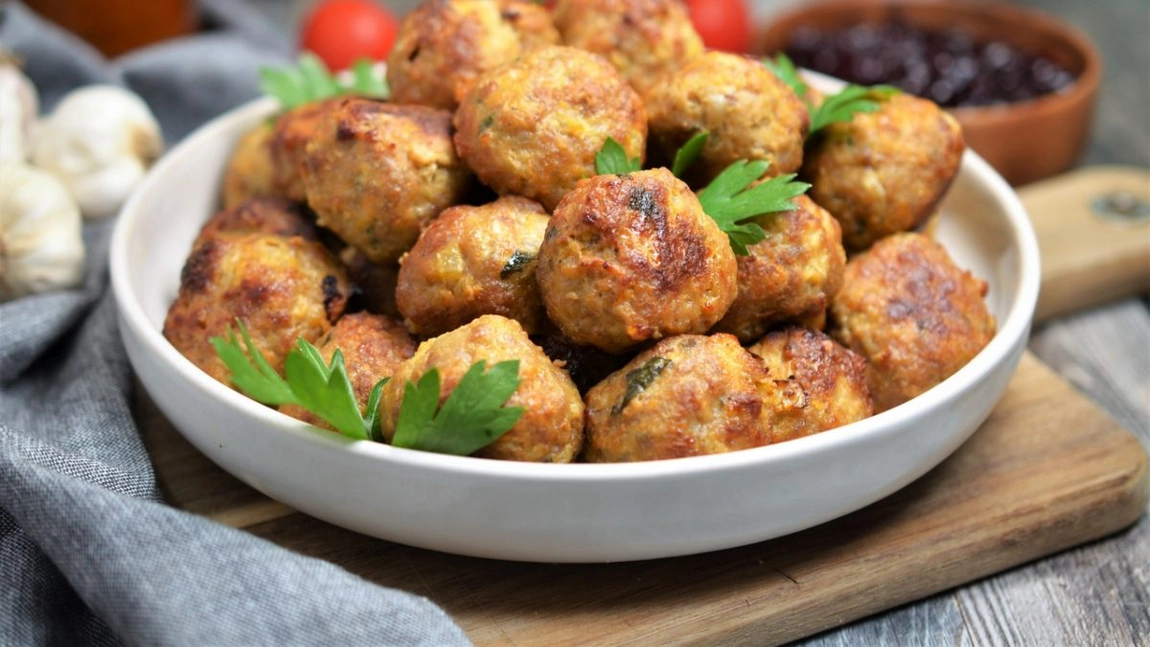 Cum să prepari cea mai delicioasă rețetă de chiftele de porc