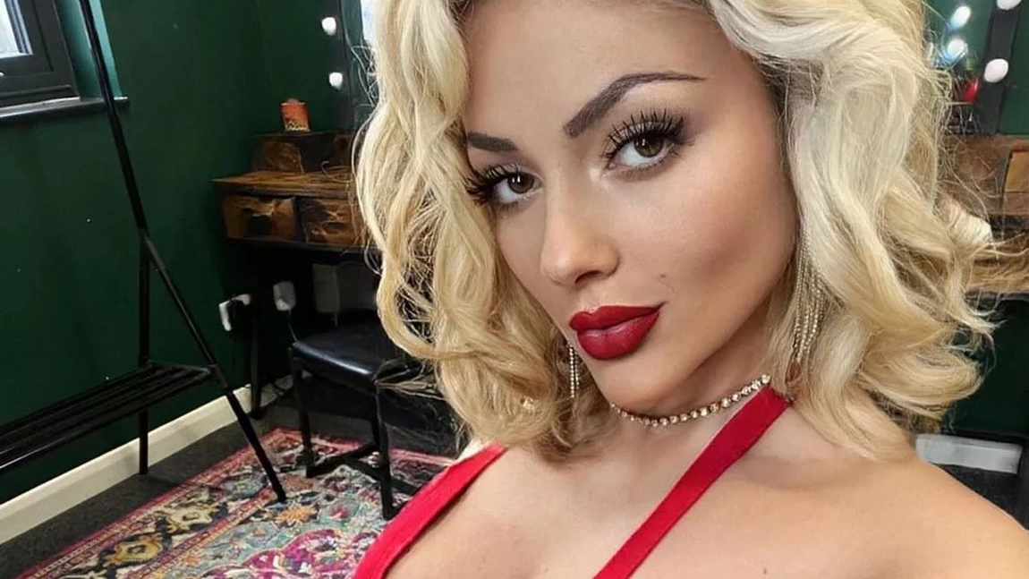 Seamănă cu Marilyn Monroe și se consideră un etalon al frumuseții! ”E un blestem!”