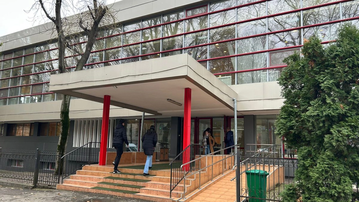 Cu doar câțiva lei, studenții din Iași pot avea parte de o masă consistentă la cantinele studențești! Iată care sunt prețurile