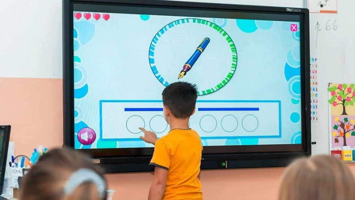 Primăria Trifești achiziționează echipamente digitale pentru unitățile de învățământ! Proiectul are o valoare de peste 470.000 de lei